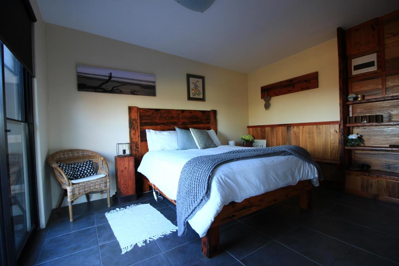 Down To Earth Farm Retreat Leilighet Sarsfield Eksteriør bilde
