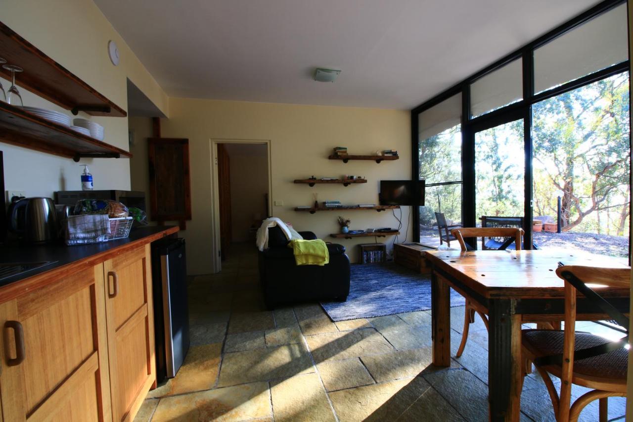 Down To Earth Farm Retreat Leilighet Sarsfield Eksteriør bilde
