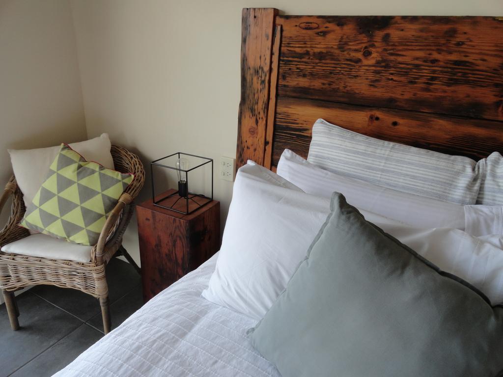 Down To Earth Farm Retreat Leilighet Sarsfield Eksteriør bilde